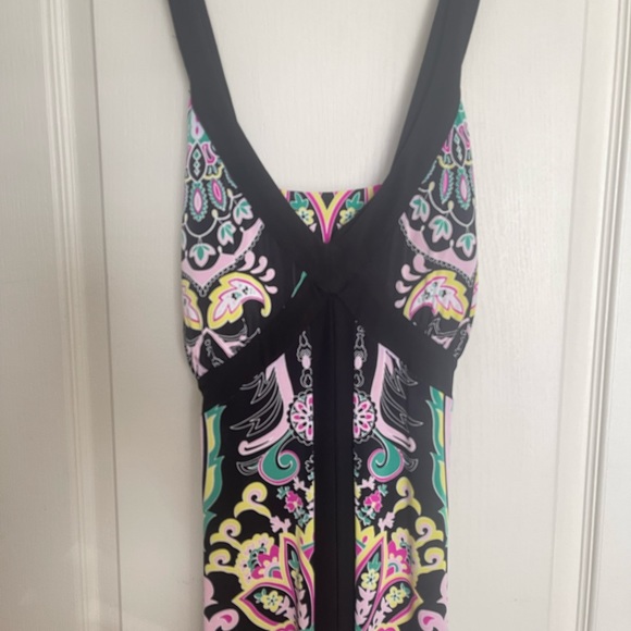 INTERNATIONAL CONCEPT DRESS! - Picture 2 of 8